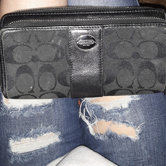 Coach Wallet - Picture 1 of 3